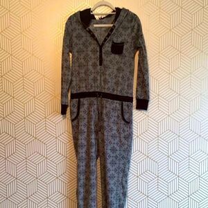 Kenzie Furry Snow Flakes Onsie. Size Small.